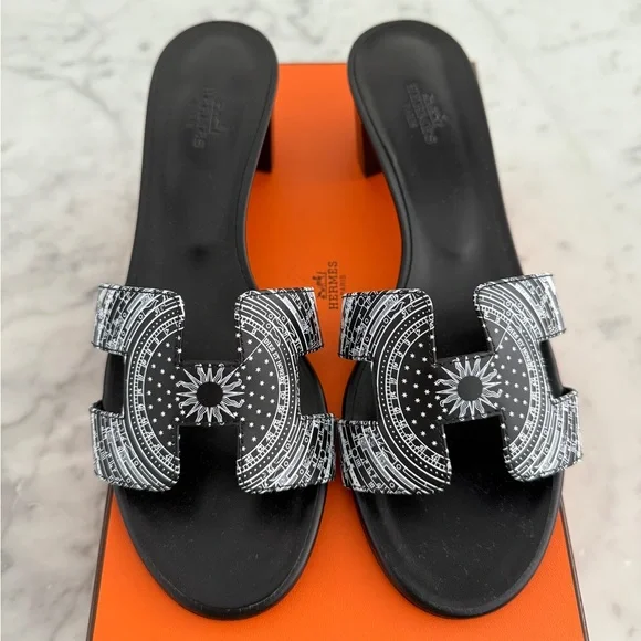 Hermes Oasis "Astrologie Bandana" Black and White Calfskin Veau Imprime Noir 38